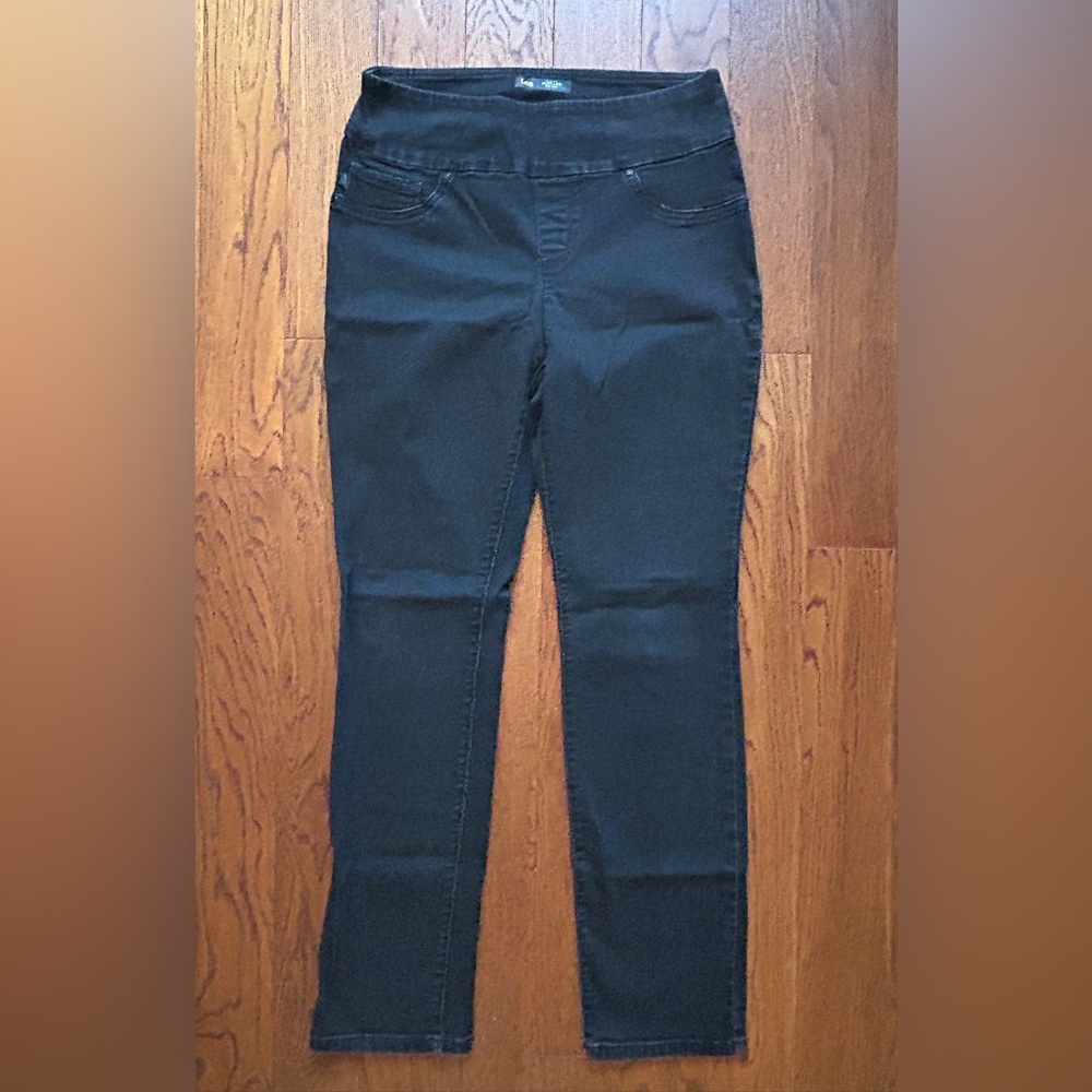 Lee Women's Size 6 Slim Fit Slim Leg Mid Rise Sculpting Pull On Jeans Black